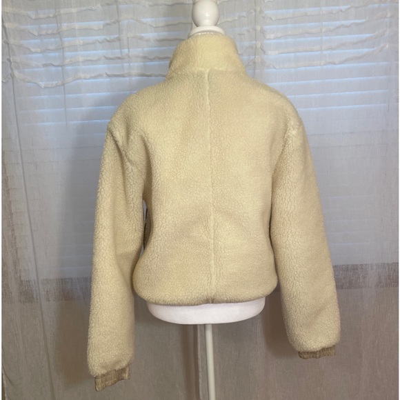 URBAN OUTFITTERS - NWOT Wool Like Jacket with Front Zipper Closure, Size Small - Picture 2 of 9